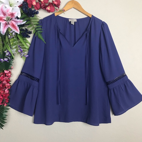 LOFT Tops - LOFT blue bell sleeve top
